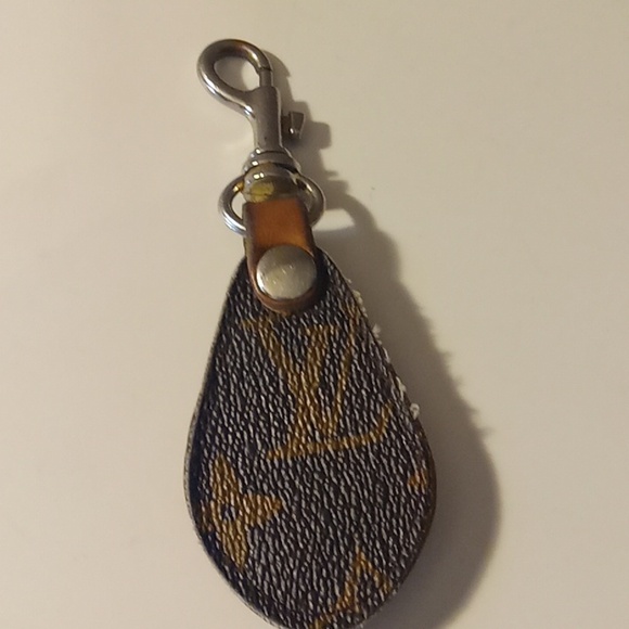 LOUIS VUITTON KEY CHAIN "VINTAGE" - Picture 4 of 8